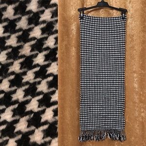 Houndstooth Cashmere Scarf